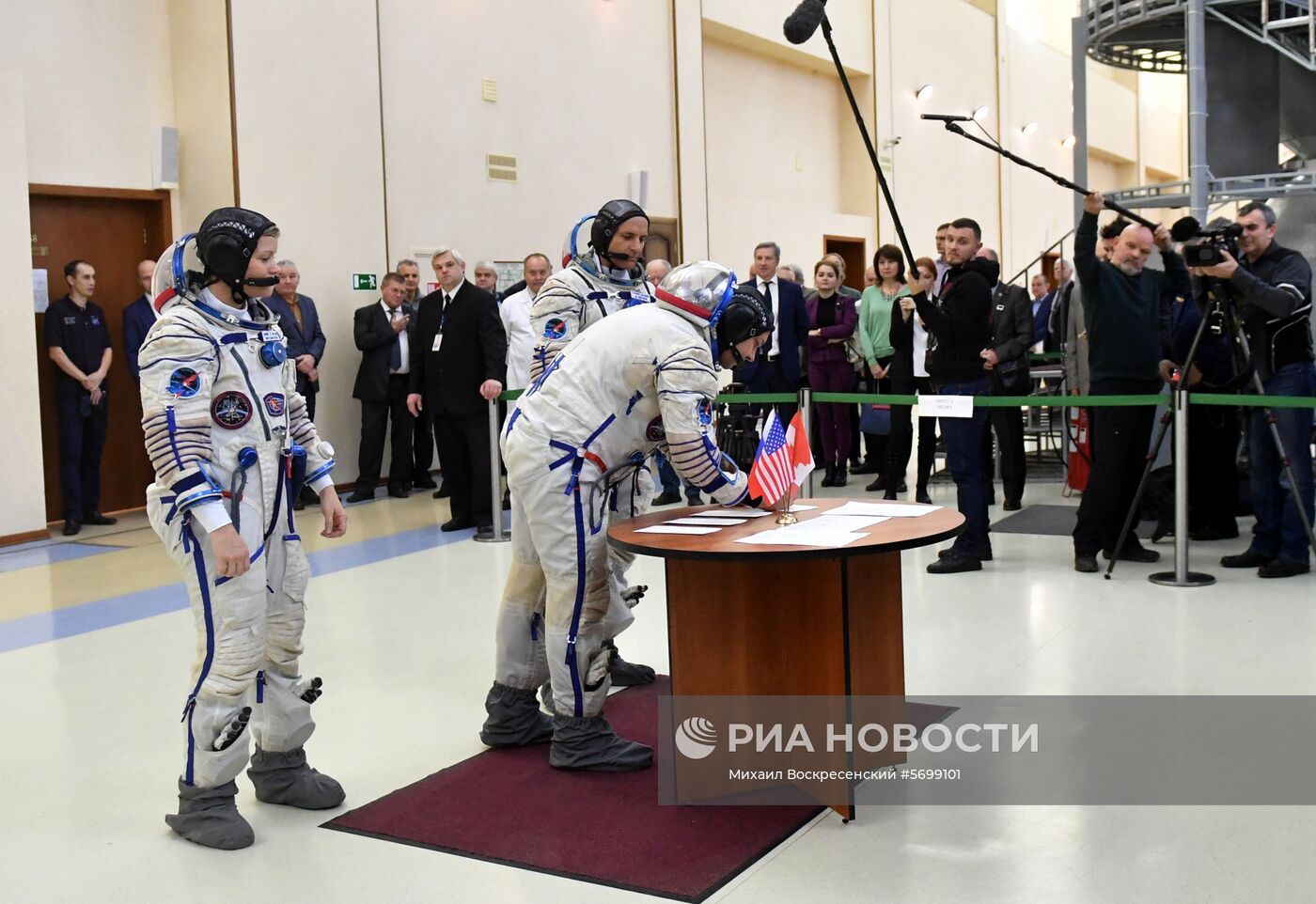 Комплексные экзаменационные тренировки экипажа МКС-58/59. День второй 