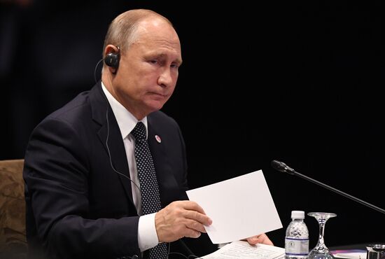 Визит президента РФ В. Путина в Сингапур. День второй