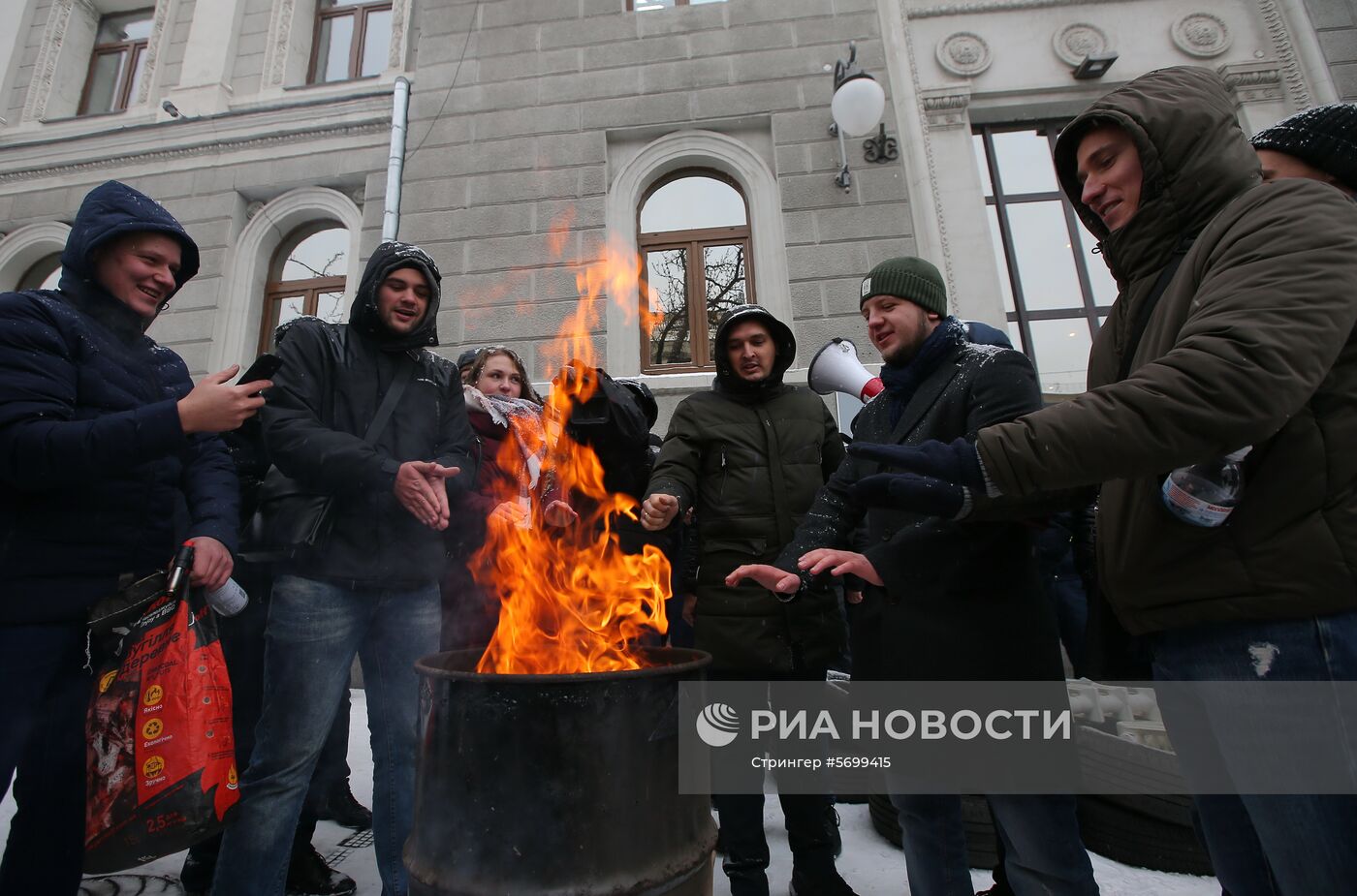 Акции с требованием включить отопление в городах Украины