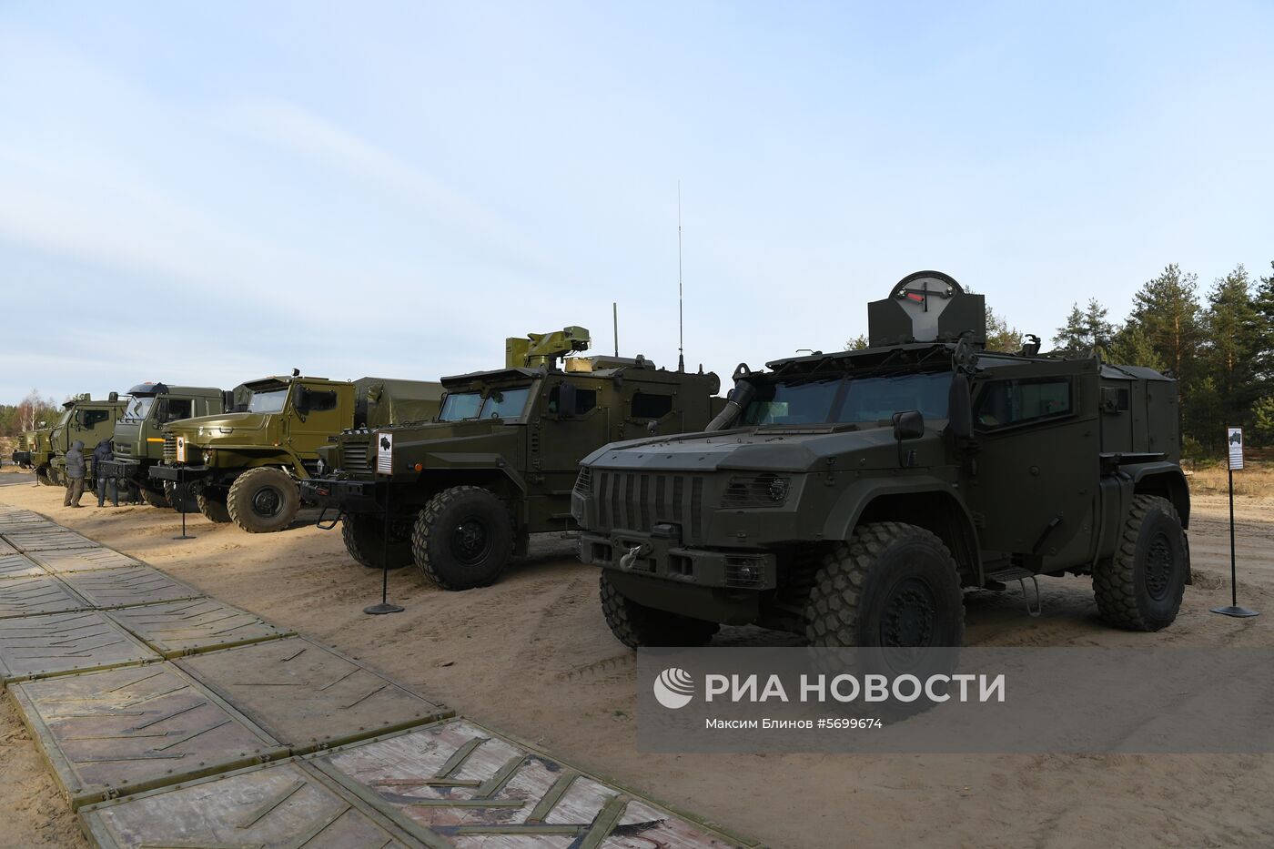 Сборы главного автобронетанкового управления на полигоне в Мулино