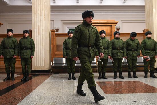 Отправка призывников на службу в Президентский полк 