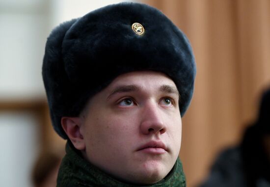 Отправка призывников на службу в Президентский полк 