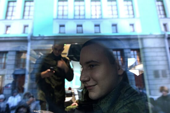 Отправка призывников на службу в Президентский полк 