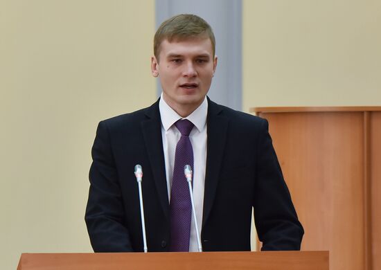 Вступление в должность вновь избранного главы Хакасии Валентина Коновалова