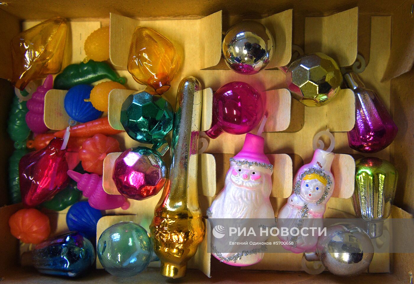 Новогодние игрушки из коллекции Музея Москвы