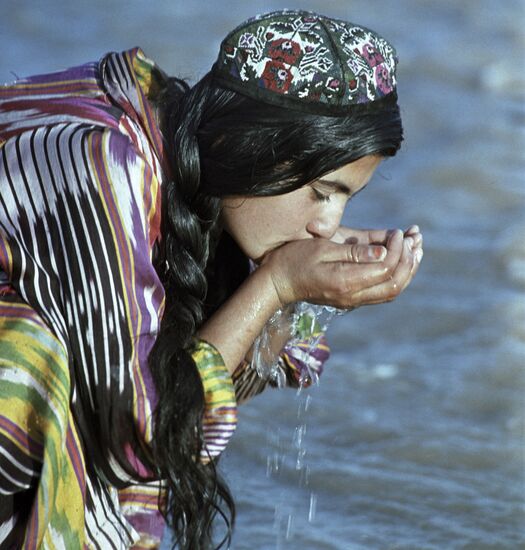 Узбекская девушка