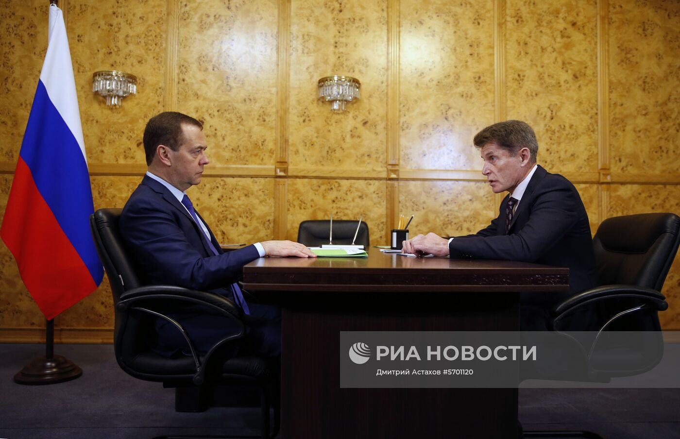 Премьер-министр РФ Д. Медведев встретился с врио губернатора Приморского края О. Кожемяко и полпредом в ДФО Ю. Трутневым