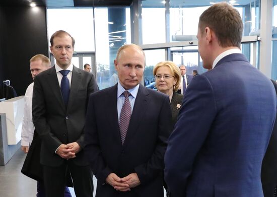 Рабочая поездка президента РФ В. Путина в Ленинградскую область