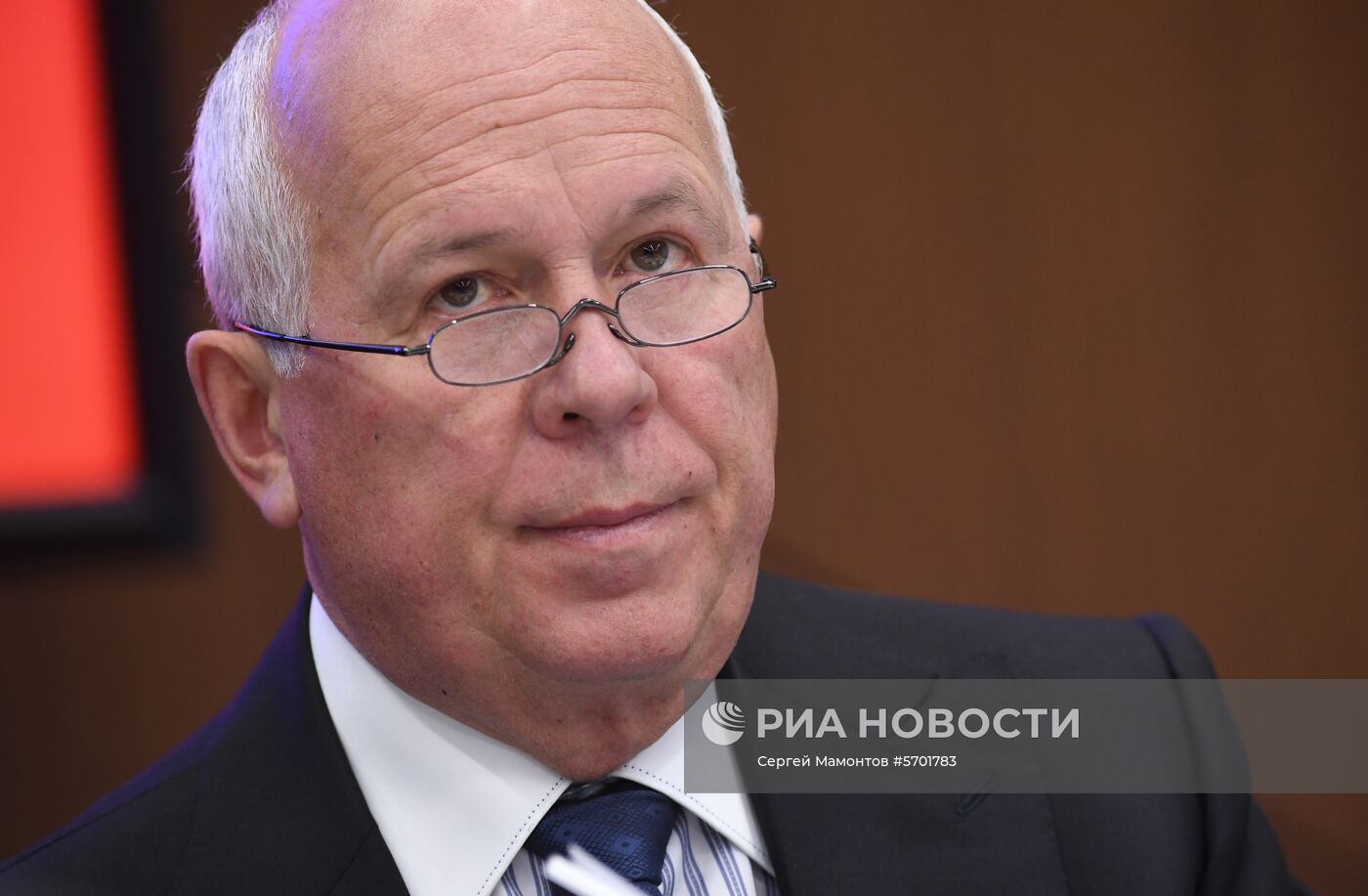 Рабочая поездка президента РФ В. Путина в Ленинградскую область