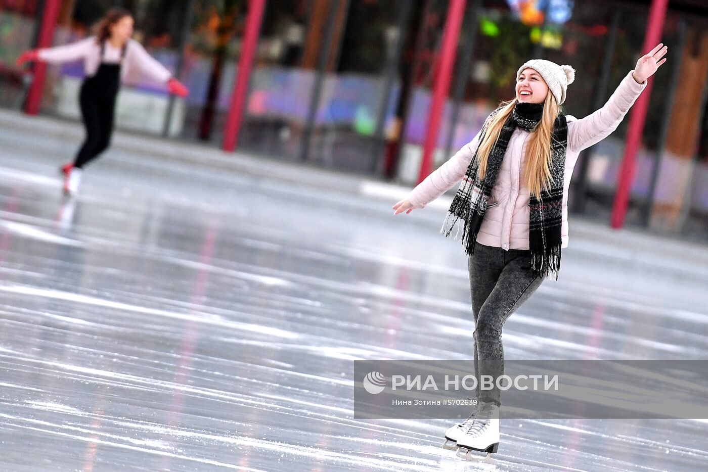 В Москве открылись катки с искусственным льдом