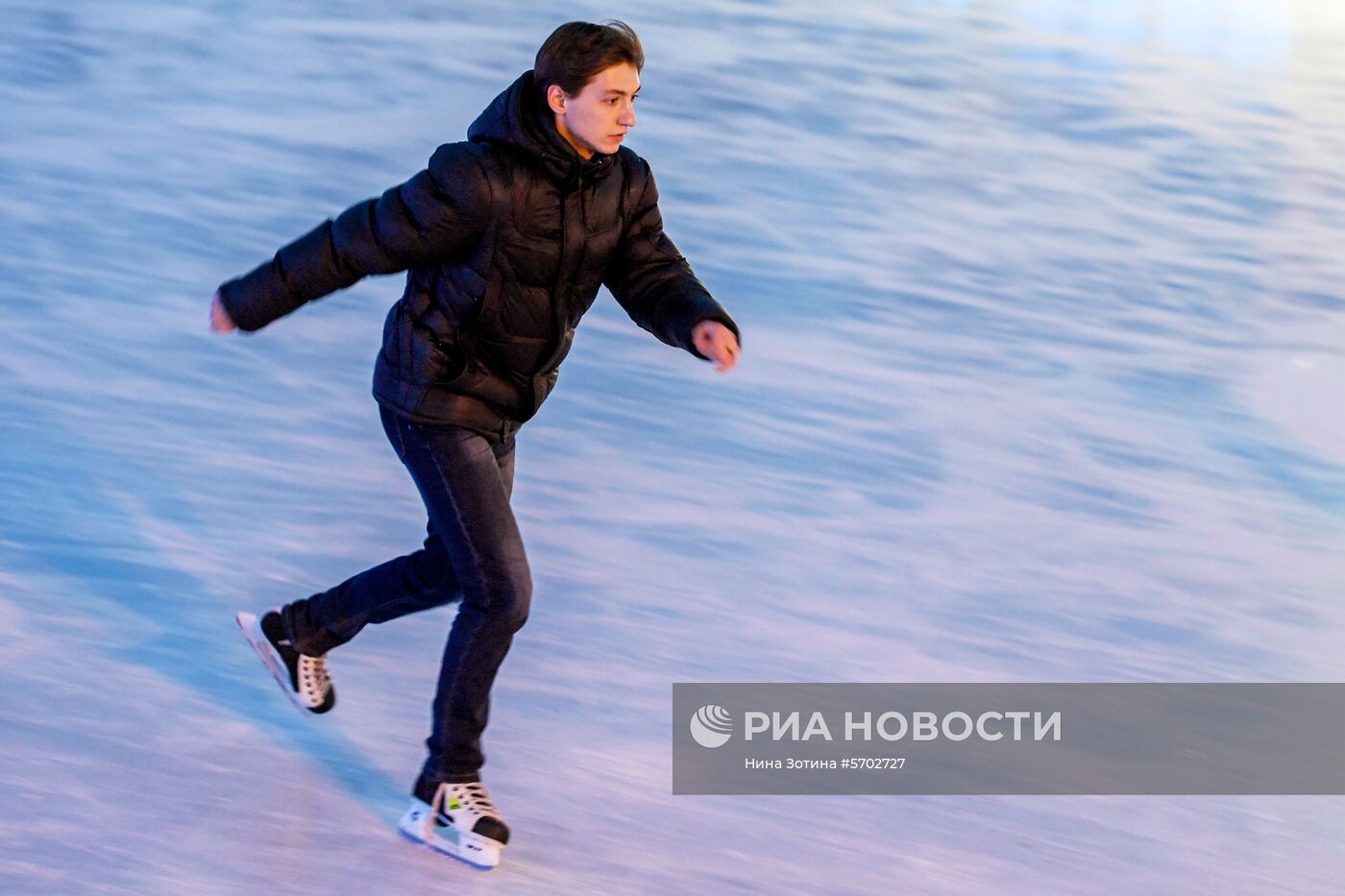 В Москве открылись катки с искусственным льдом