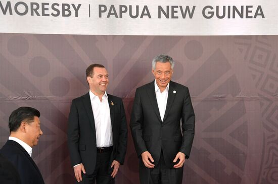 Премьер-министр РФ Д. Медведев на саммите АТЭС в Папуа – Новой Гвинее. День второй