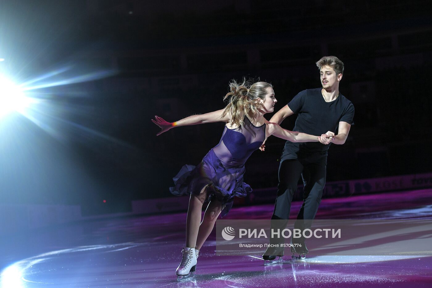 Фигурное катание. V этап Гран-при. Показательные выступления