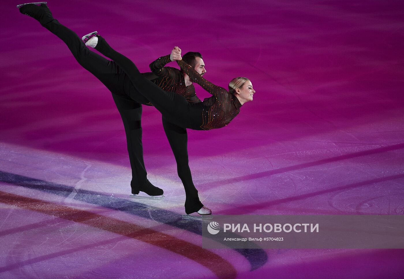 Фигурное катание. V этап Гран-при. Показательные выступления