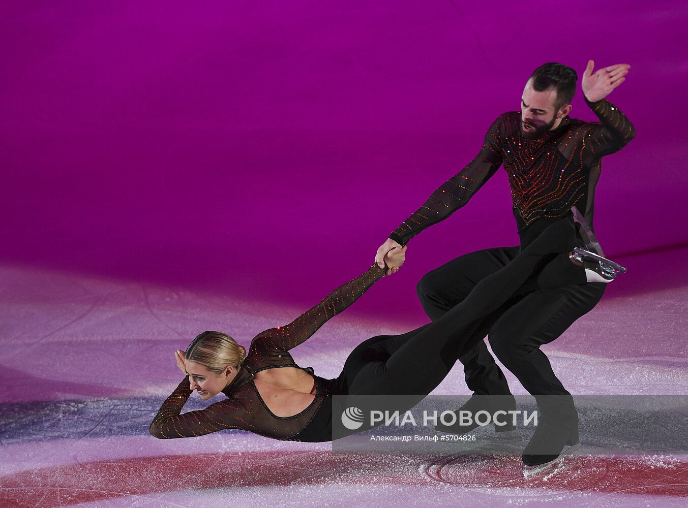 Фигурное катание. V этап Гран-при. Показательные выступления
