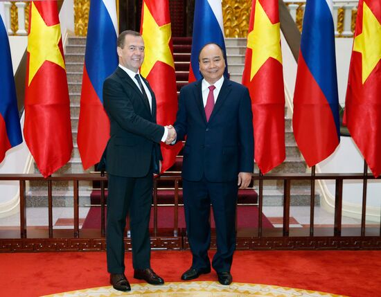 Официальный визит премьер-министра РФ Д. Медведева во Вьетнам