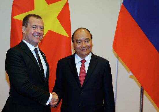 Официальный визит премьер-министра РФ Д. Медведева во Вьетнам