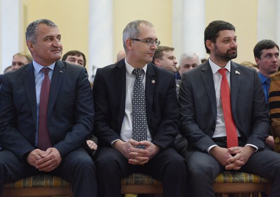 Инаугурация избранного главы ЛНР Л. Пасечника 