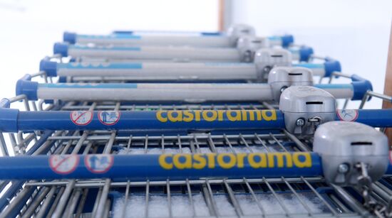 Сеть магазинов Castorama уходит из России