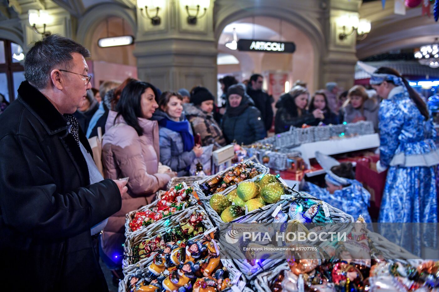 Новогоднее украшение ГУМа