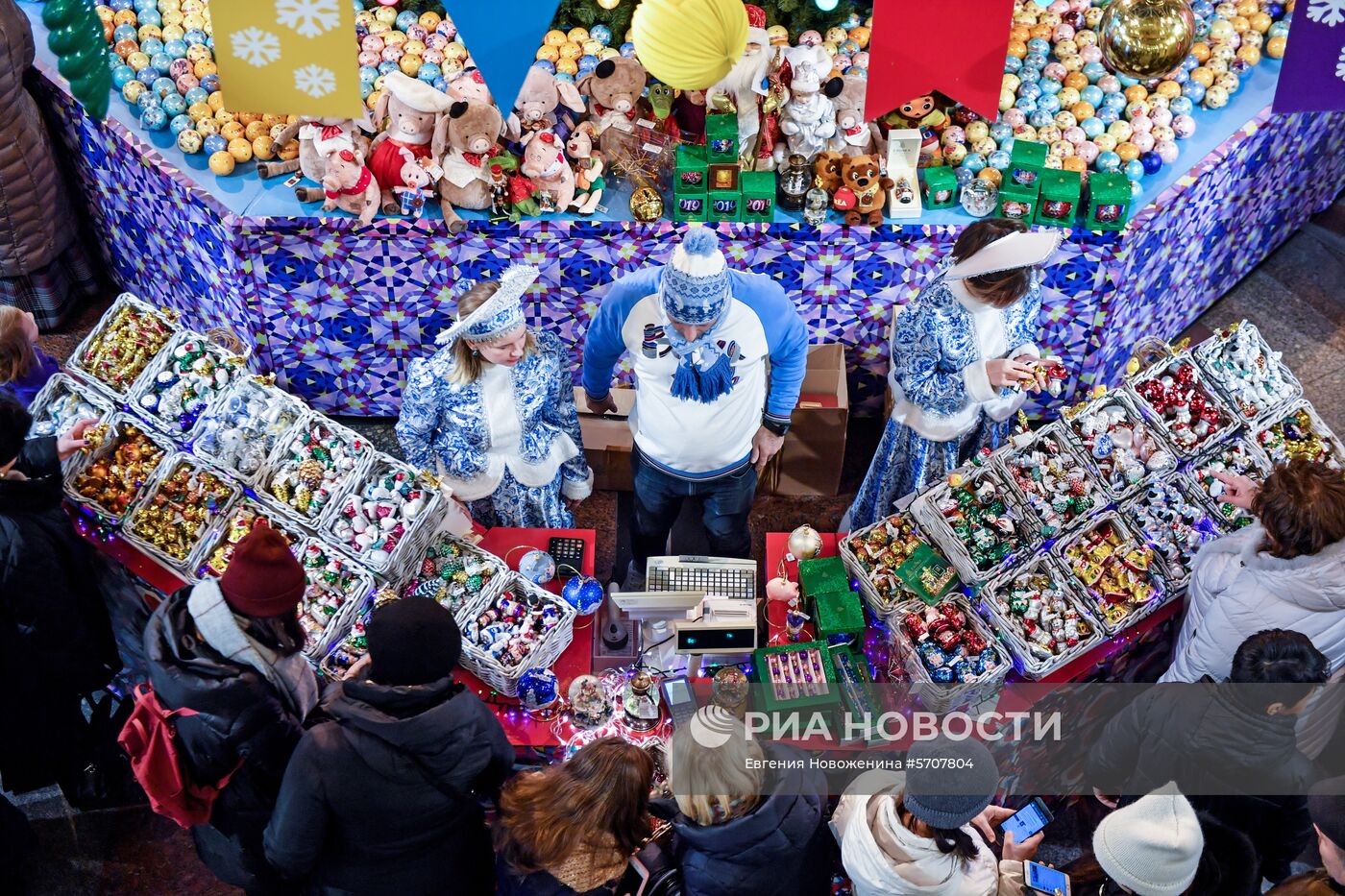 Новогоднее украшение ГУМа