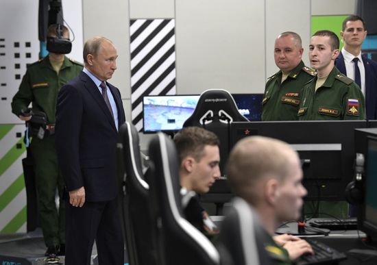 Рабочая поездка президента РФ В. Путина в Анапу