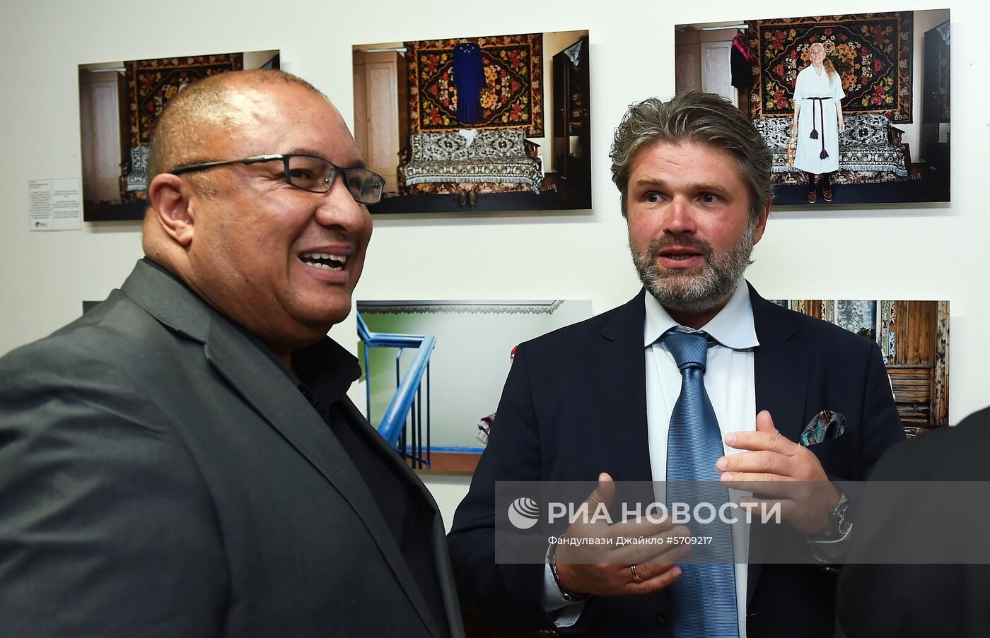 Открытие выставки победителей конкурса им. Андрея Стенина в Кейптауне