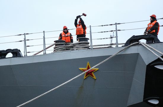 Отряд кораблей Северного флота во главе с крейсером "Маршал Устинов" прибыл в Североморск