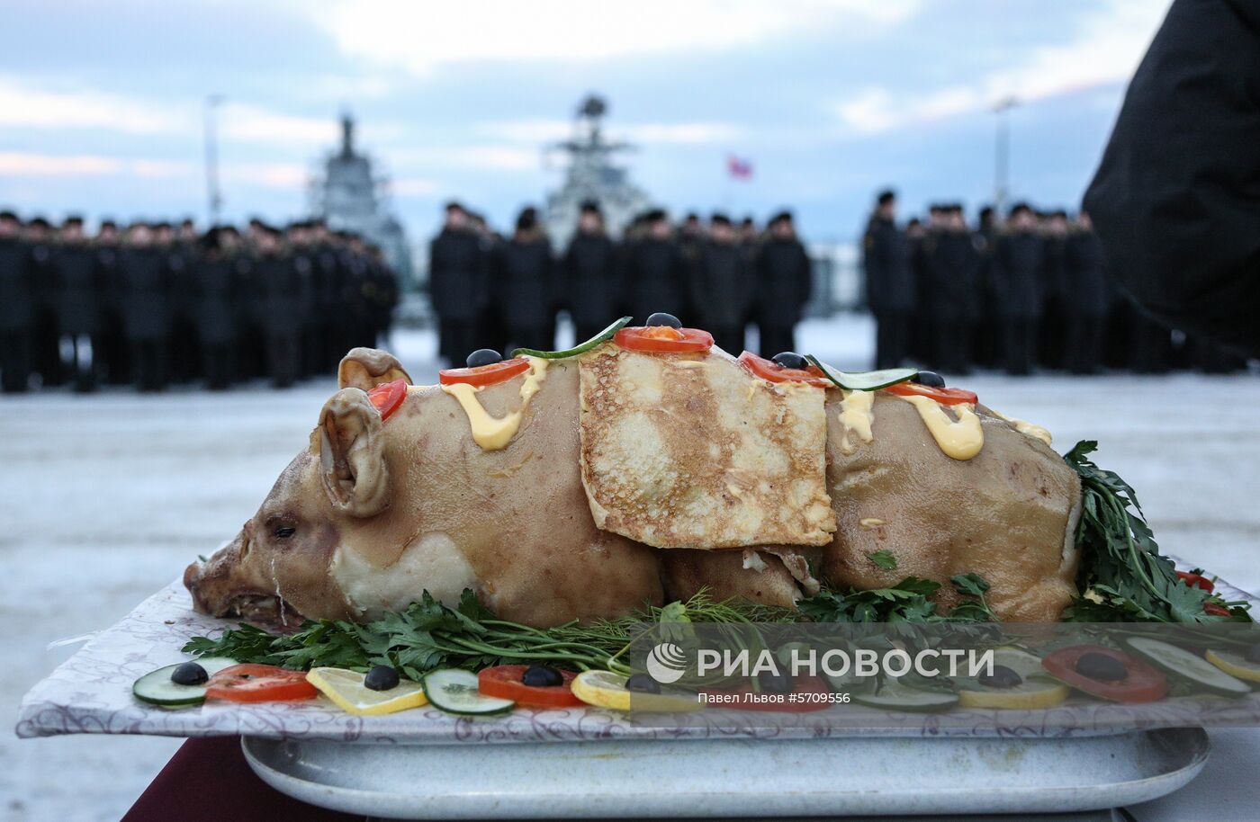 Отряд кораблей Северного флота во главе с крейсером "Маршал Устинов" прибыл в Североморск