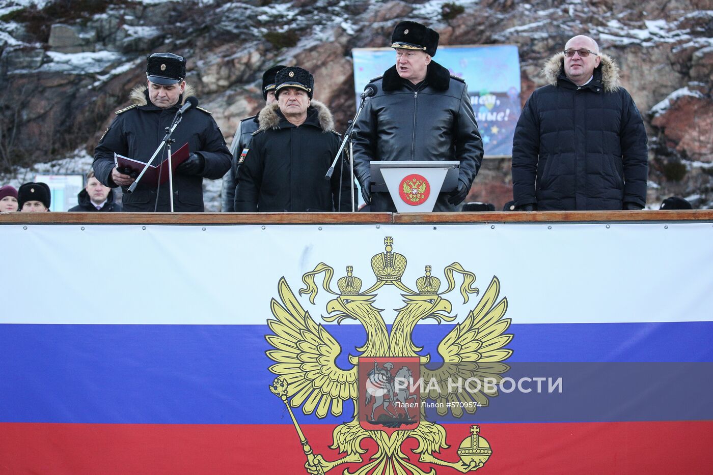 Отряд кораблей Северного флота во главе с крейсером "Маршал Устинов" прибыл в Североморск