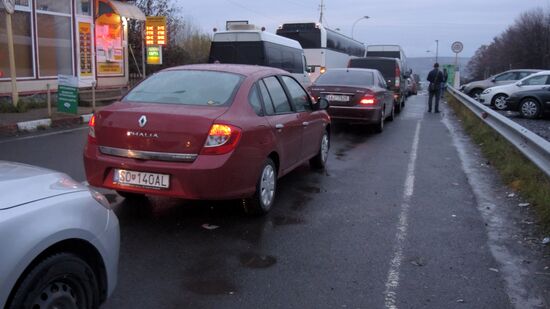 Украинские автомобилисты заблокировали проезд на Украино-словацкой границе 