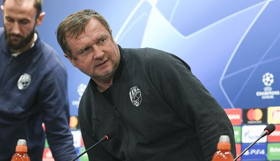 Футбол. Лига чемпионов. Тренировка ФК "Виктория"