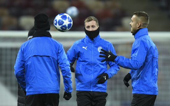 Футбол. Лига чемпионов. Тренировка ФК "Виктория"