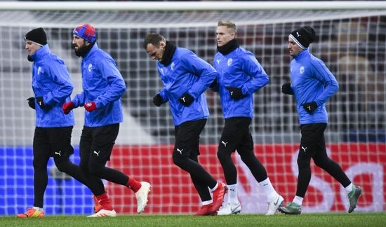 Футбол. Лига чемпионов. Тренировка ФК "Виктория"