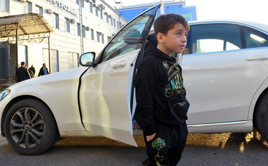 Попытка установления рекорда по отжиманию пятилетним мальчиком из Чечни