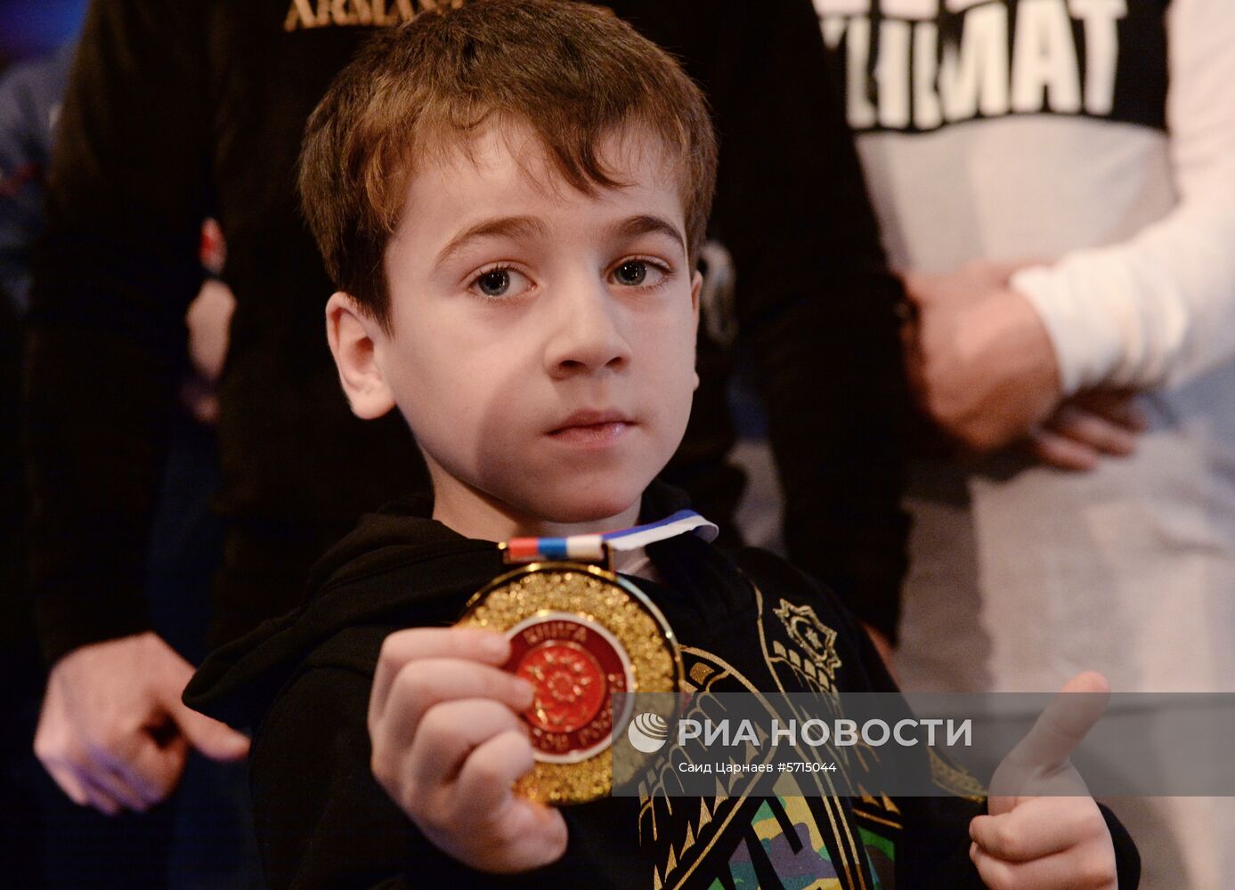 Попытка установления рекорда по отжиманию пятилетним мальчиком из Чечни