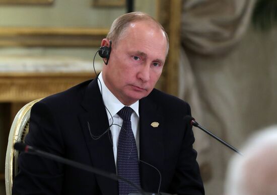 Официальный визит президента РФ В. Путина в Аргентину