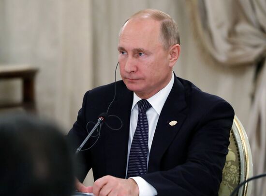 Официальный визит президента РФ В. Путина в Аргентину