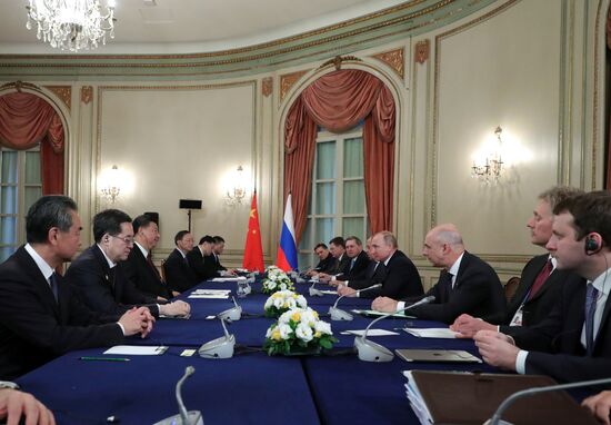 Официальный визит президента РФ В. Путина в Аргентину