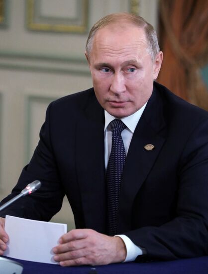 Официальный визит президента РФ В. Путина в Аргентину