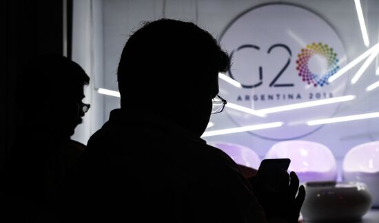 Официальный визит президента РФ В. Путина в Аргентину. День второй