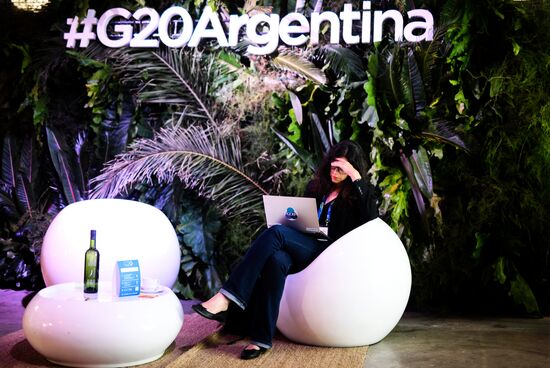 Официальный визит президента РФ В. Путина в Аргентину. День второй