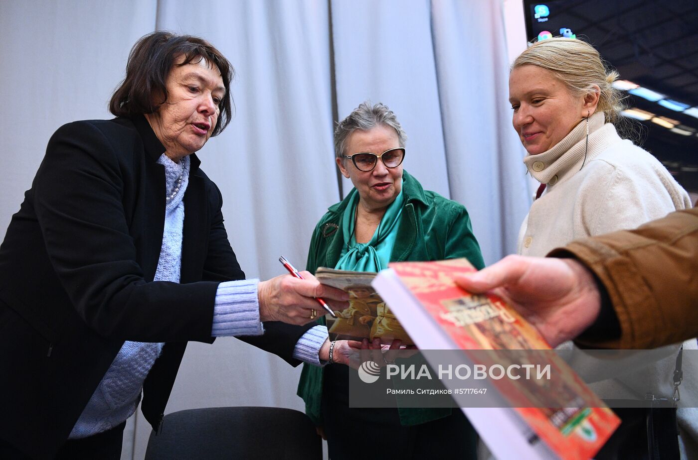 Международная ярмарка интеллектуальной литературы Non/fiction. День четвертый