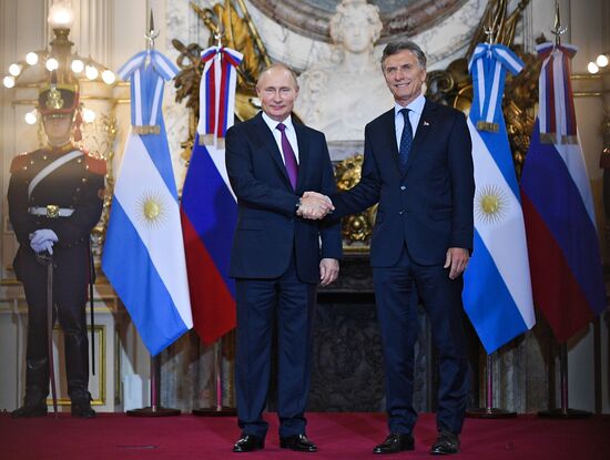 Официальный визит президента РФ В. Путина в Аргентину. День второй