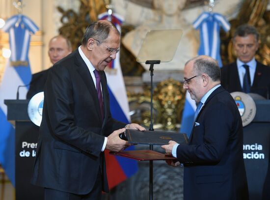 Официальный визит президента РФ В. Путина в Аргентину. День второй