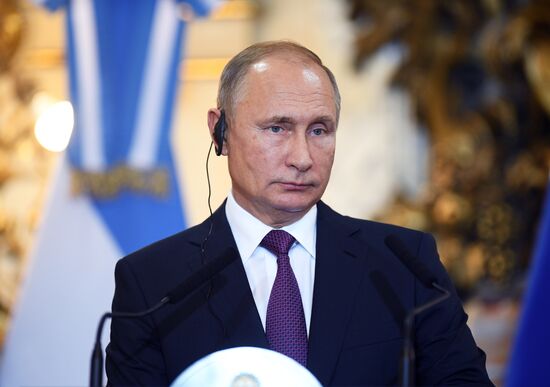 Официальный визит президента РФ В. Путина в Аргентину. День второй