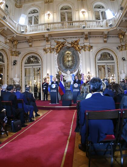 Официальный визит президента РФ В. Путина в Аргентину. День второй