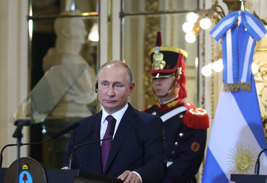 Официальный визит президента РФ В. Путина в Аргентину. День второй