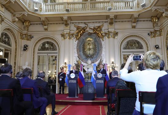 Официальный визит президента РФ В. Путина в Аргентину. День второй