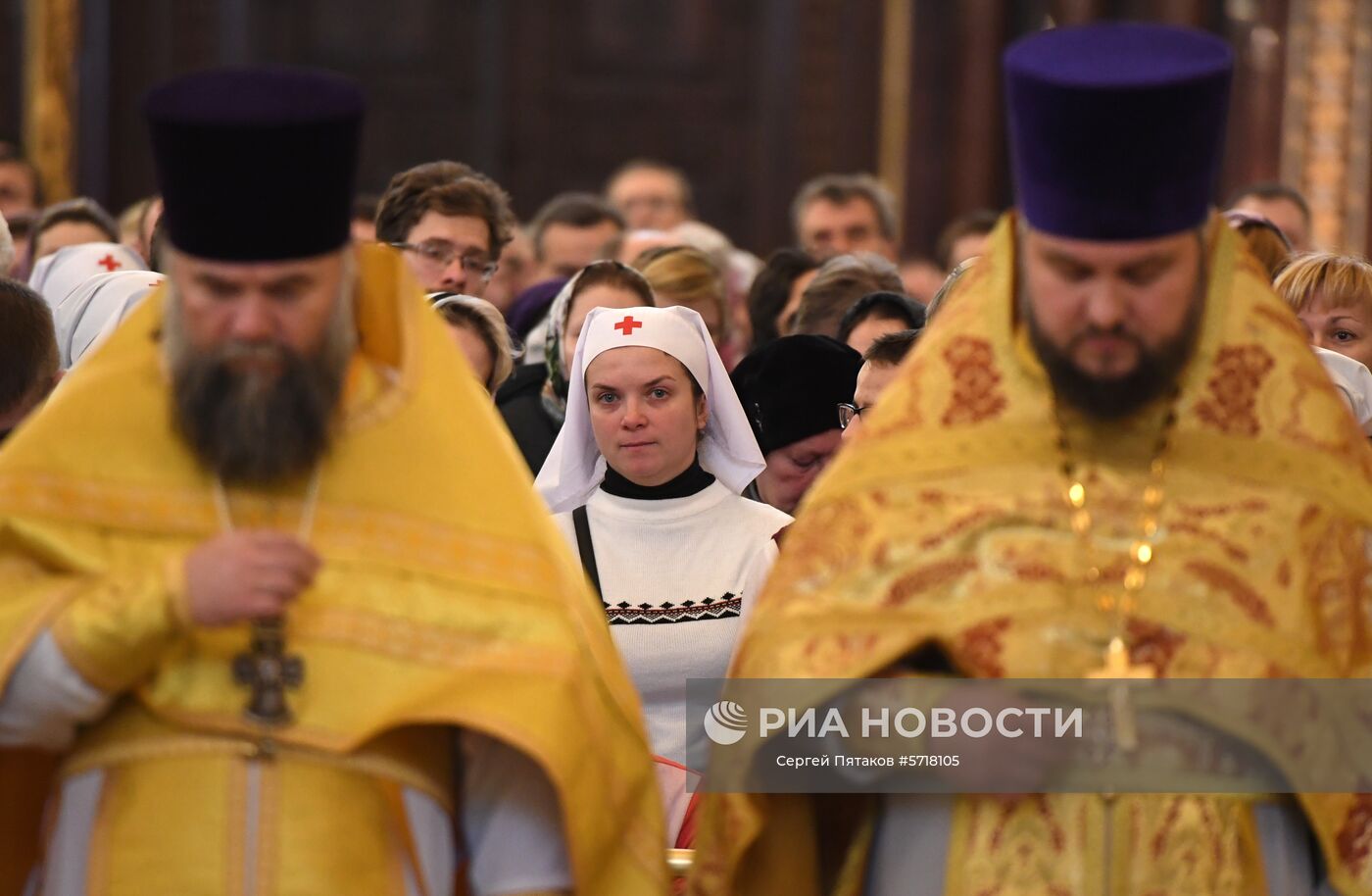 Патриарх Кирилл совершил божественную литургию с сестрами Милосердия